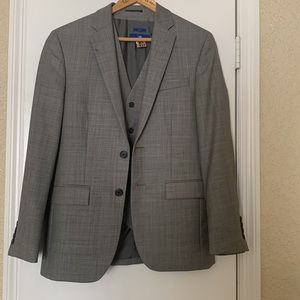 New with tags! Small egara three piece grey suit